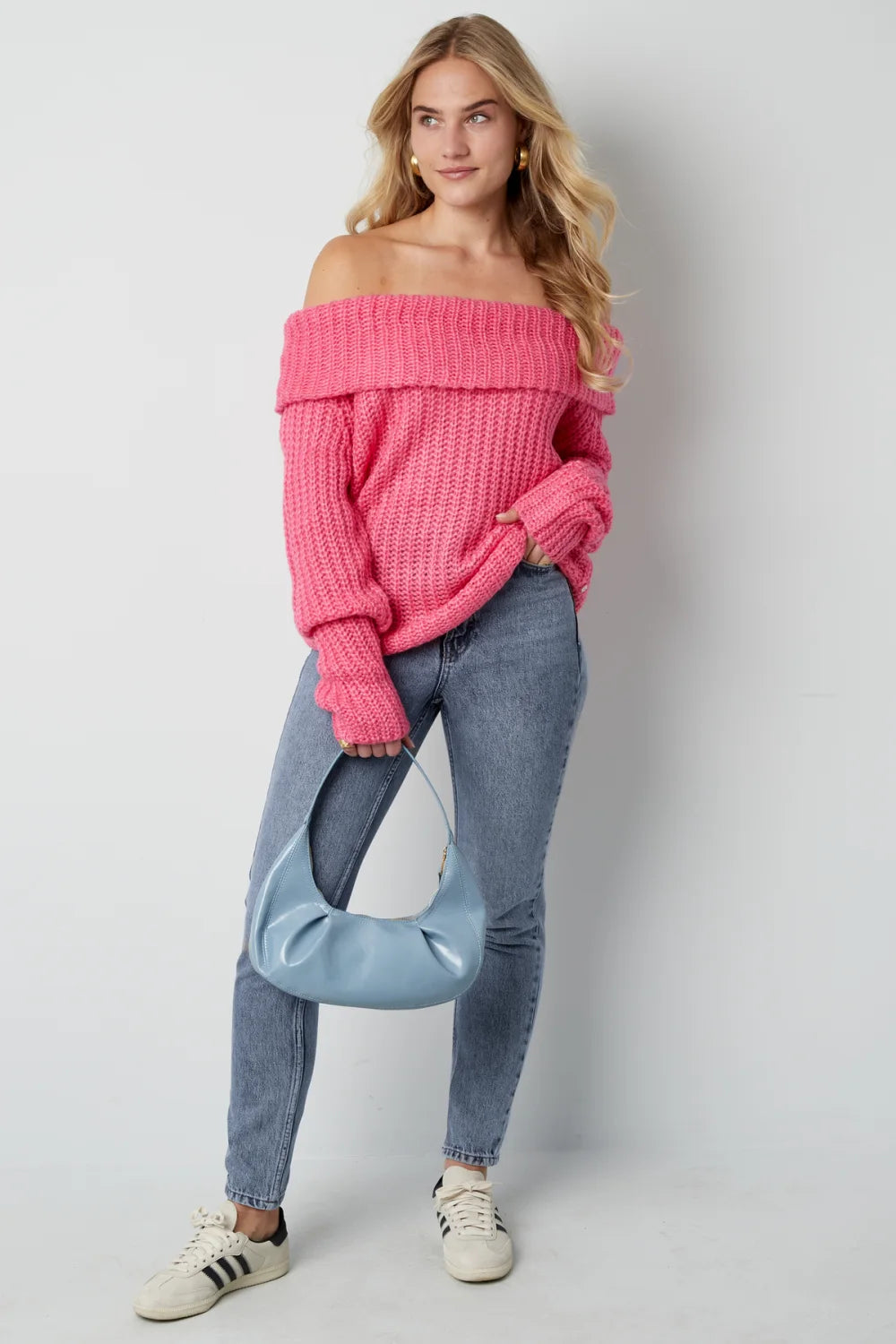 Indy Off-Shoulder sweater
